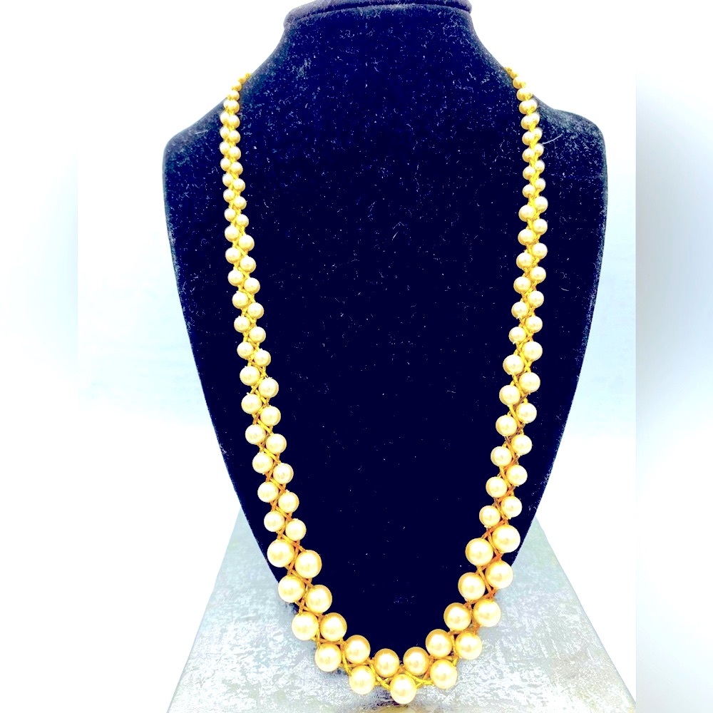 Vintage Trifari Faux Pearl And Gold Tone Chain Woven Together Beautiful Necklace
